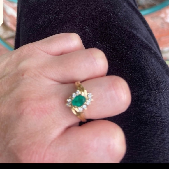 Estate solid 14k gold natural 1.60ctw Emerald and diamond halo  ring